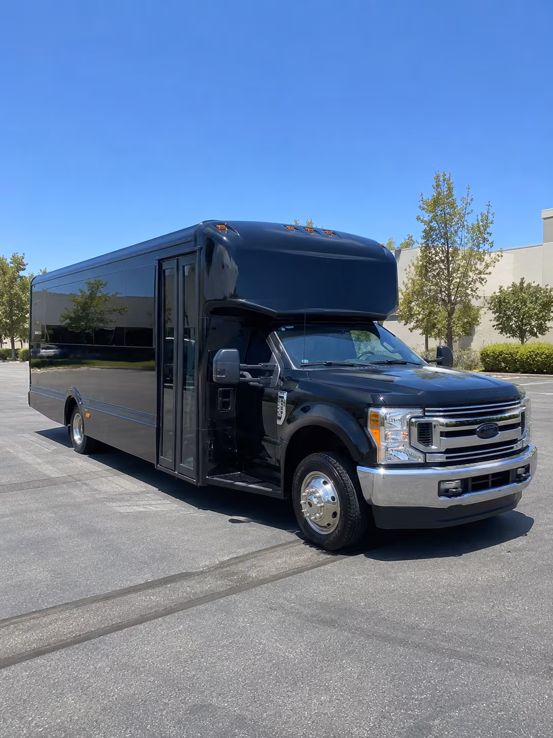 Jacksonville Birthday, Sweet 16, & Quinceañera Transportation party bus exterior