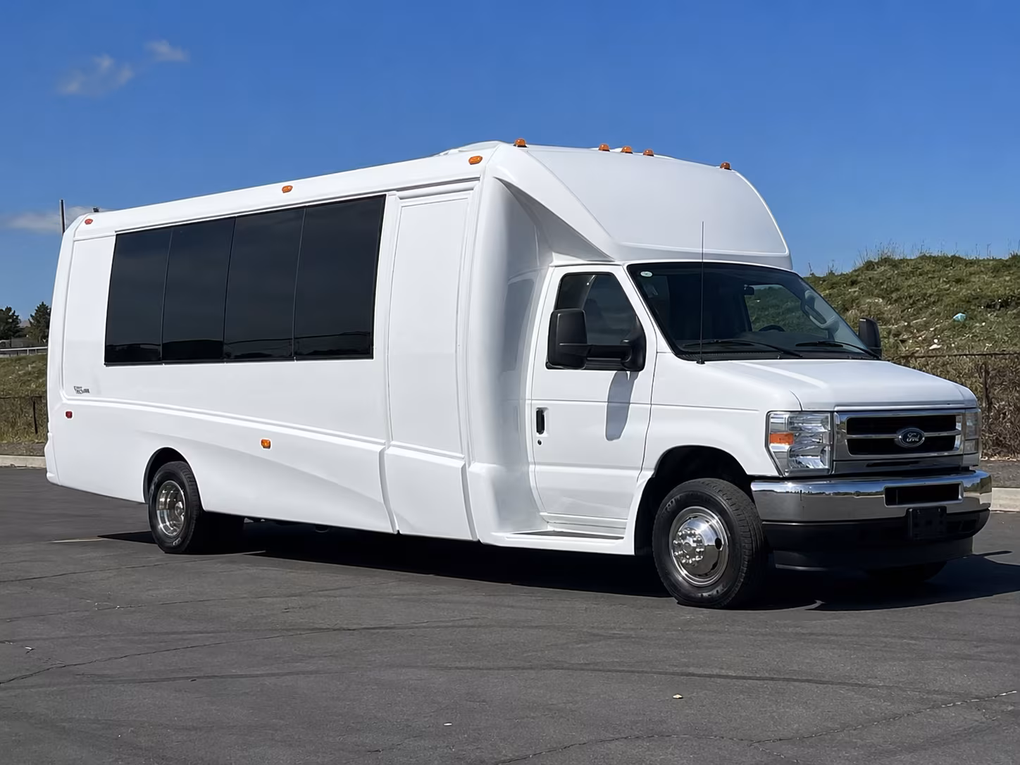 Jacksonville Winery Tour & Pub Crawl Transportation party bus exterior